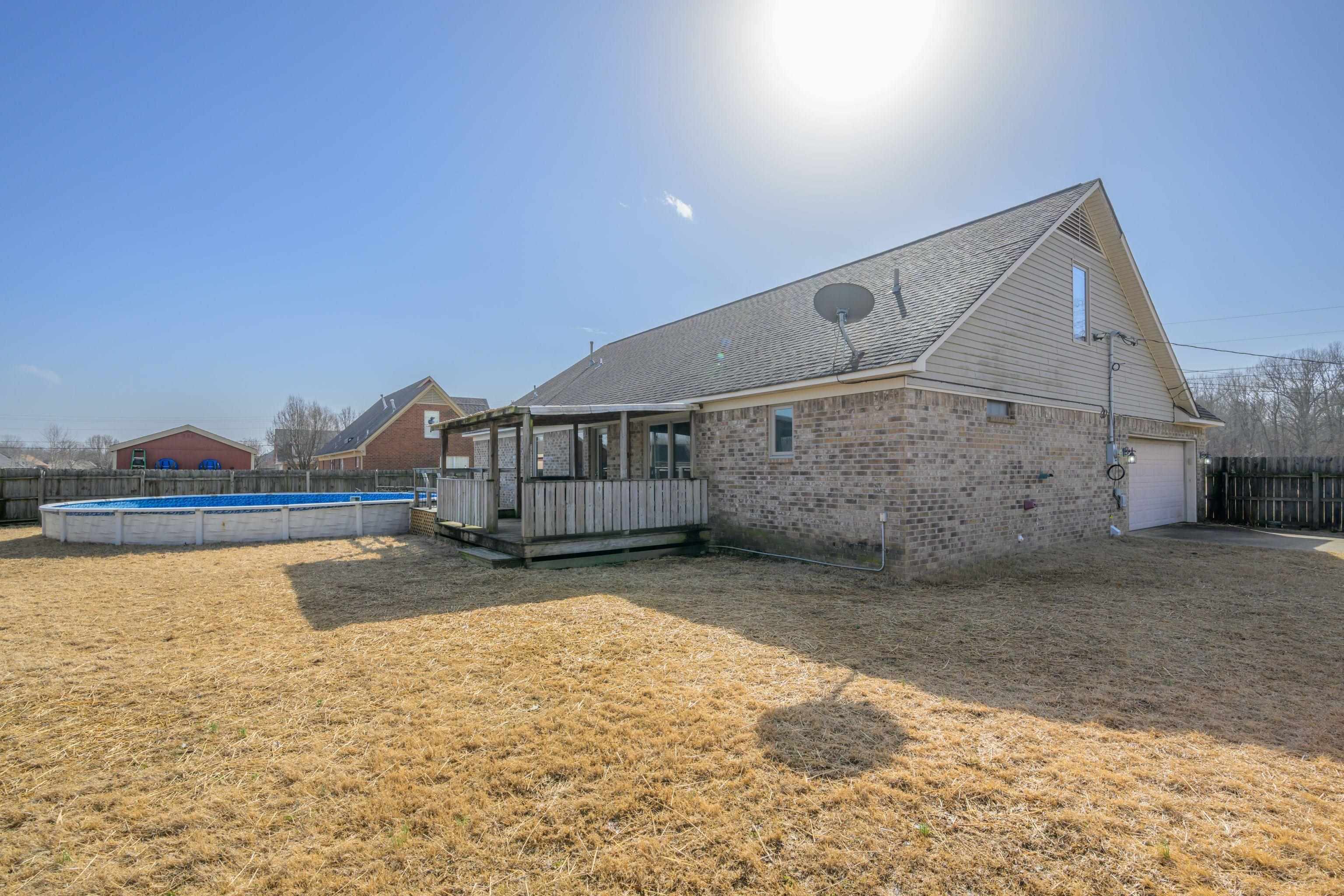14 AZALEA DR