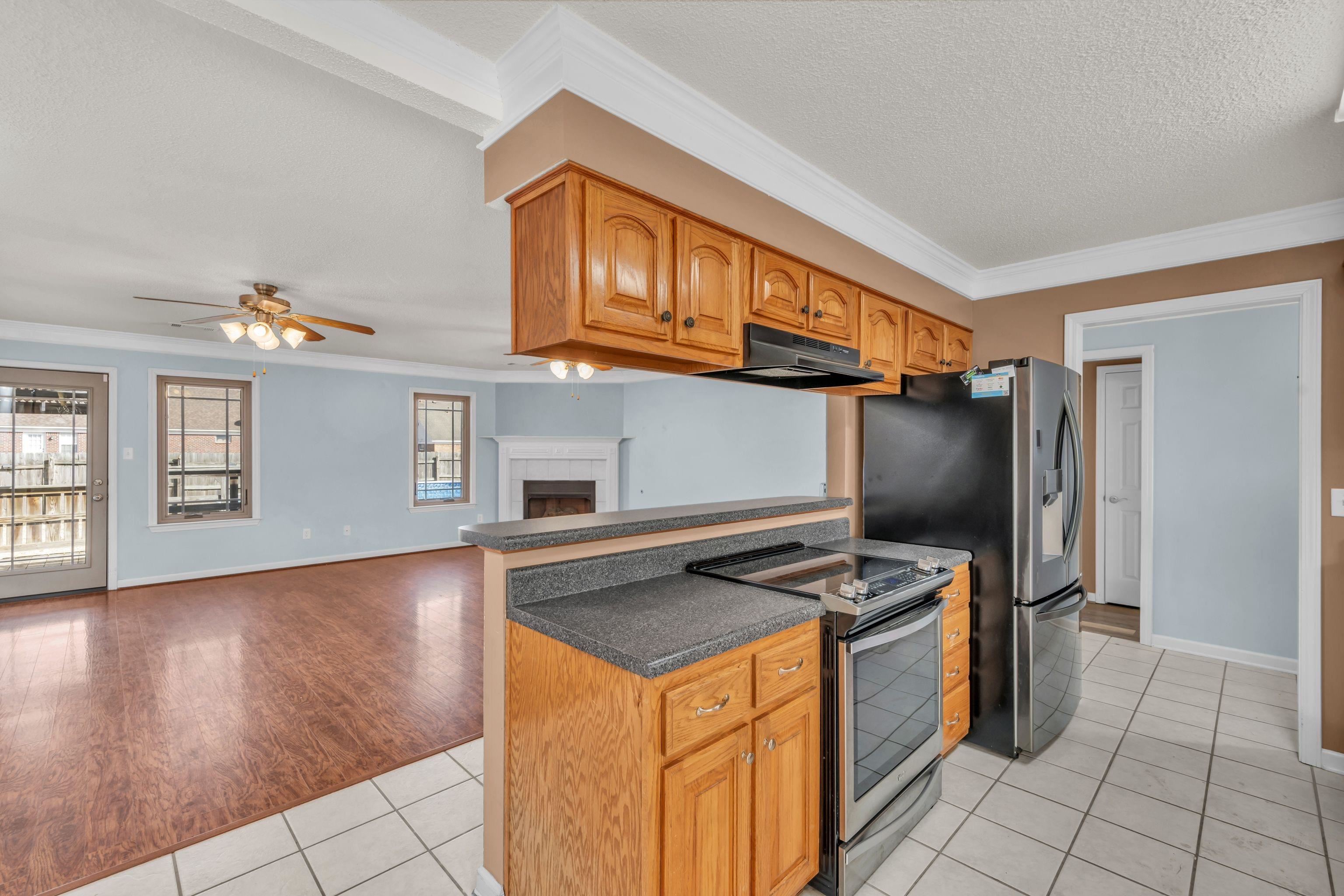 14 AZALEA DR