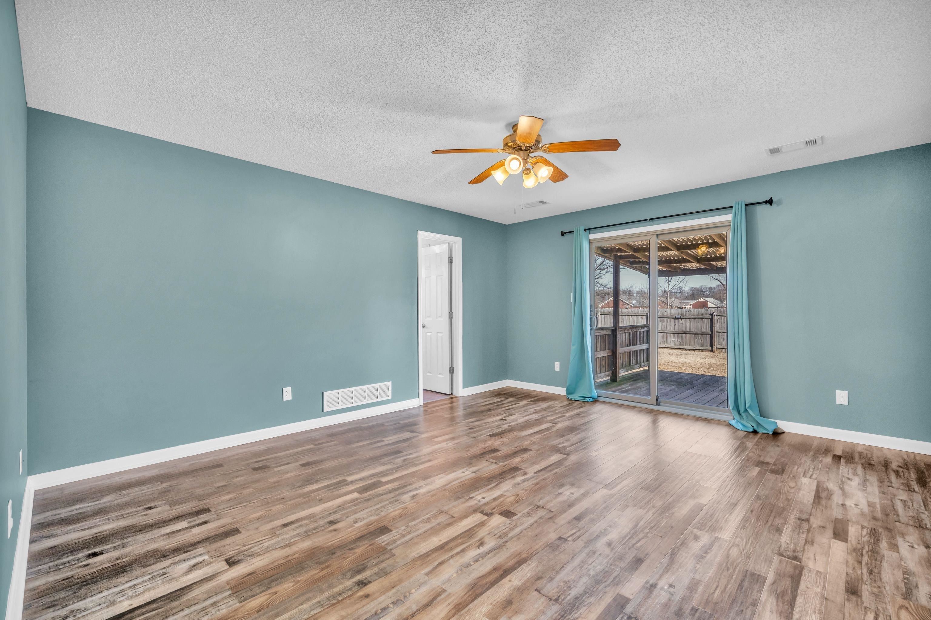 14 AZALEA DR