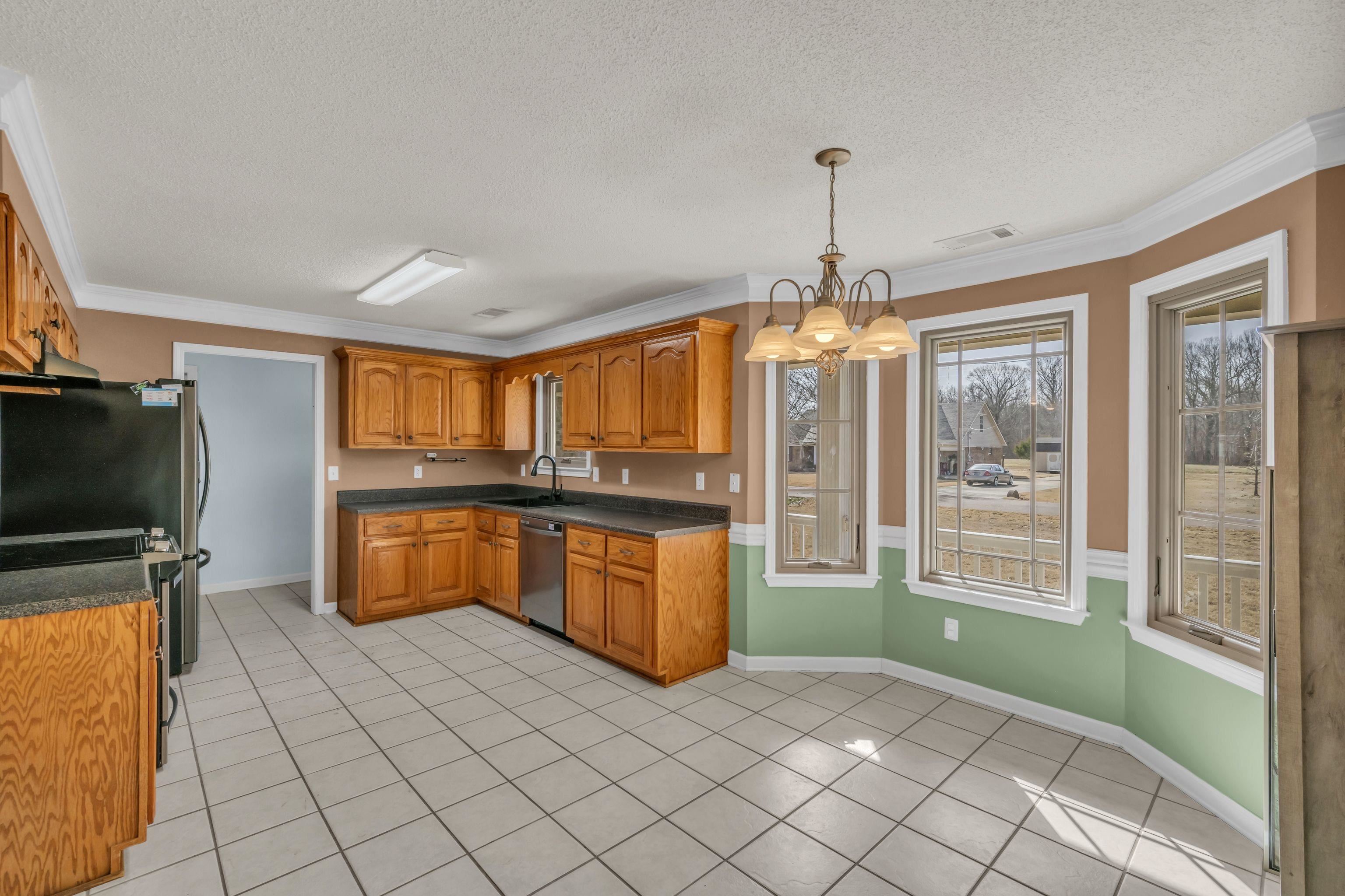 14 AZALEA DR