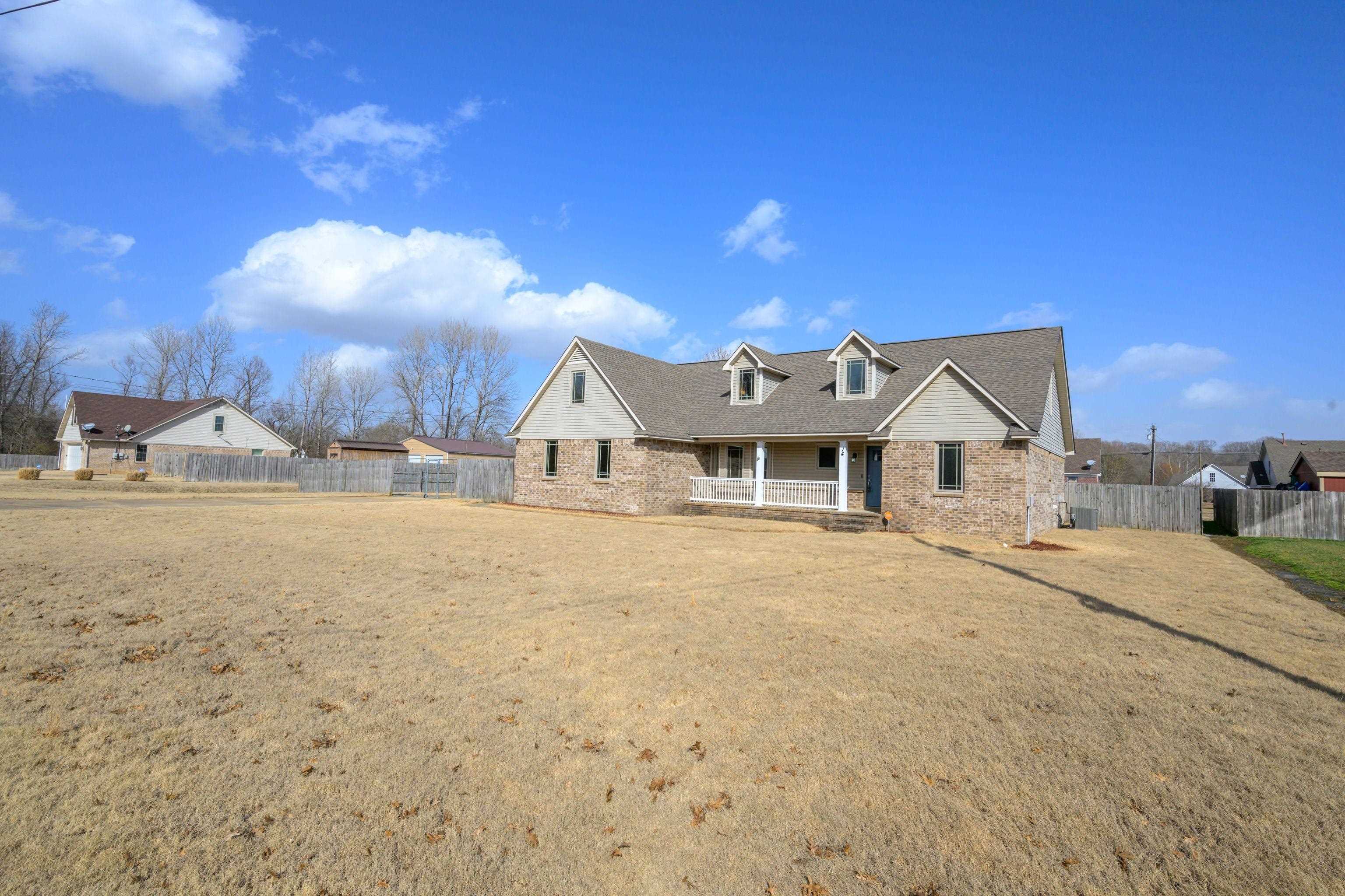 14 AZALEA DR