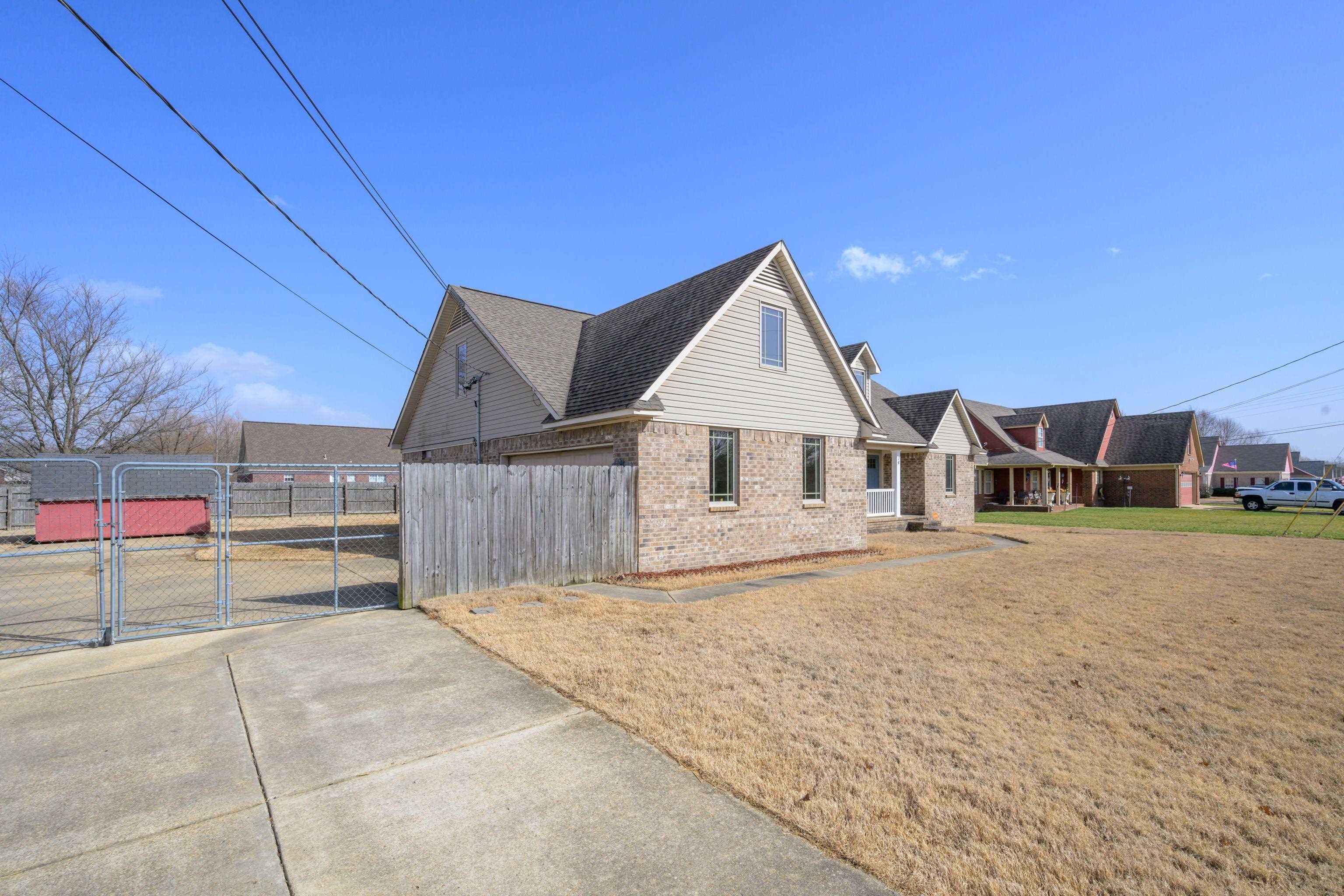14 AZALEA DR