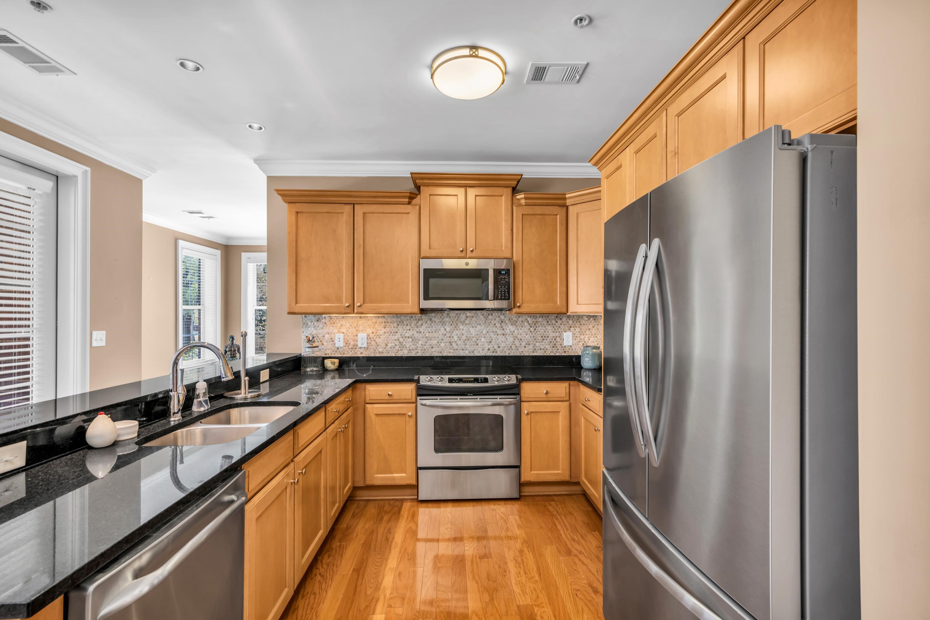 3520 CENTRAL AVE Unit: 101