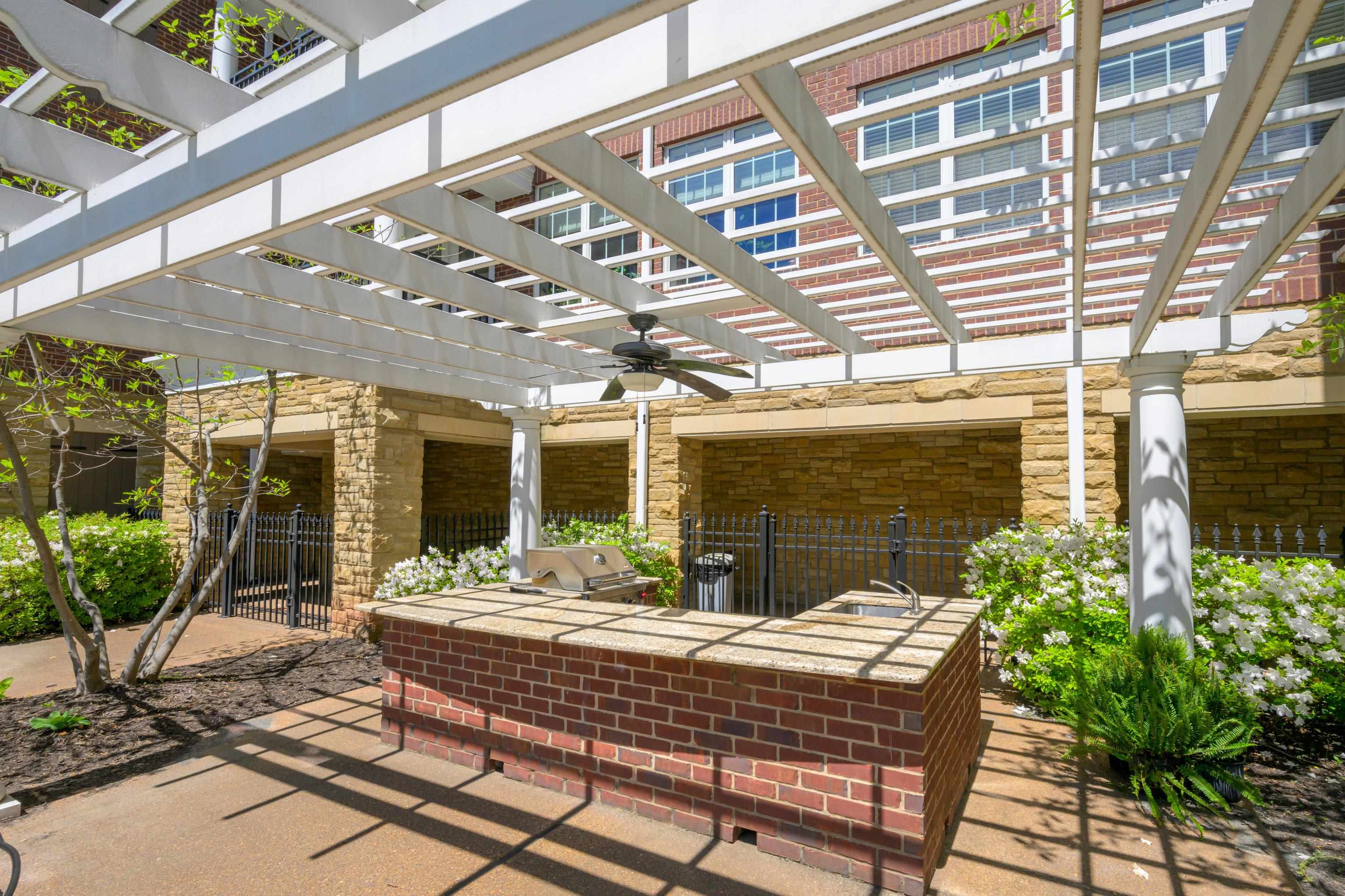 3520 CENTRAL AVE Unit: 101