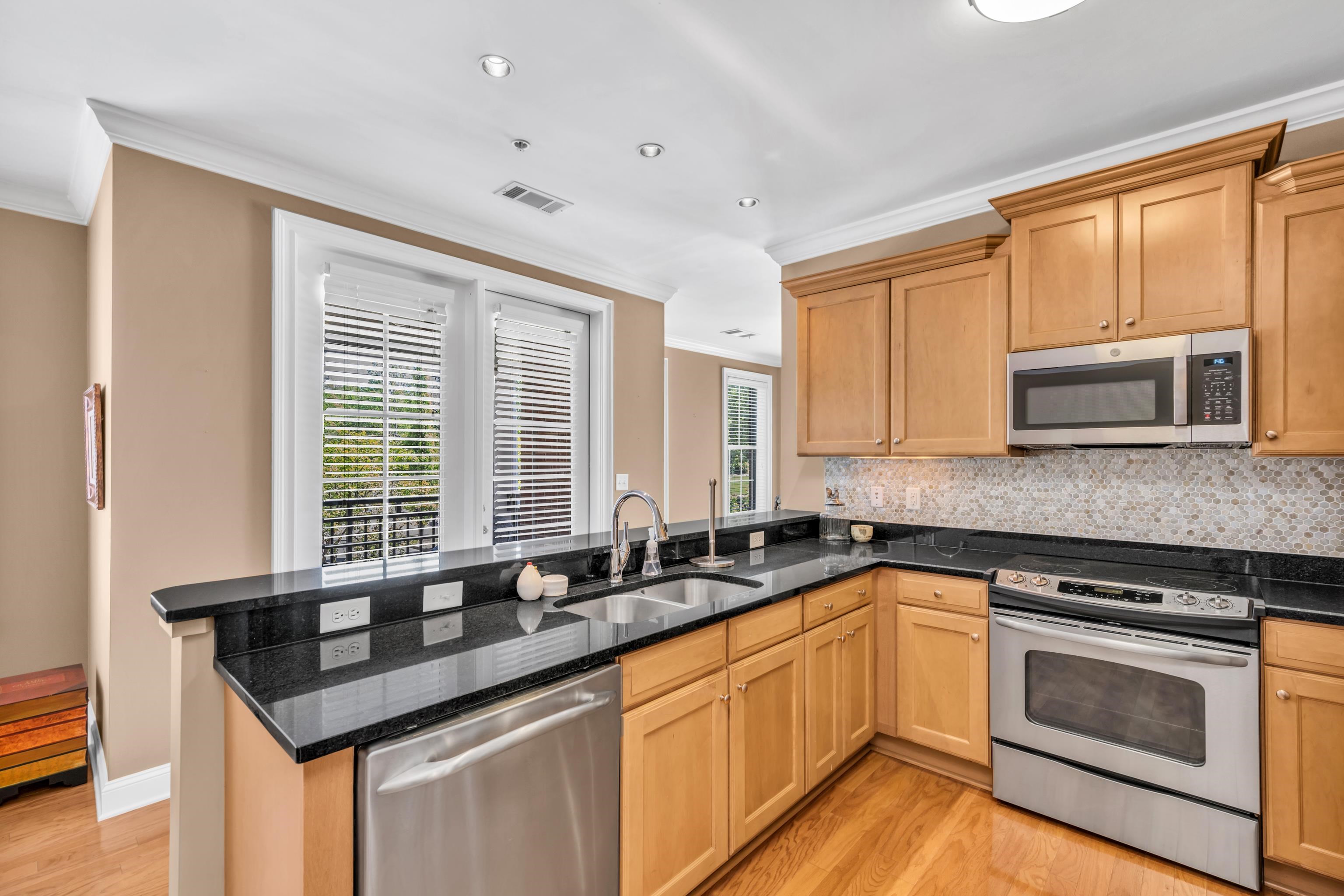 3520 CENTRAL AVE Unit: 101