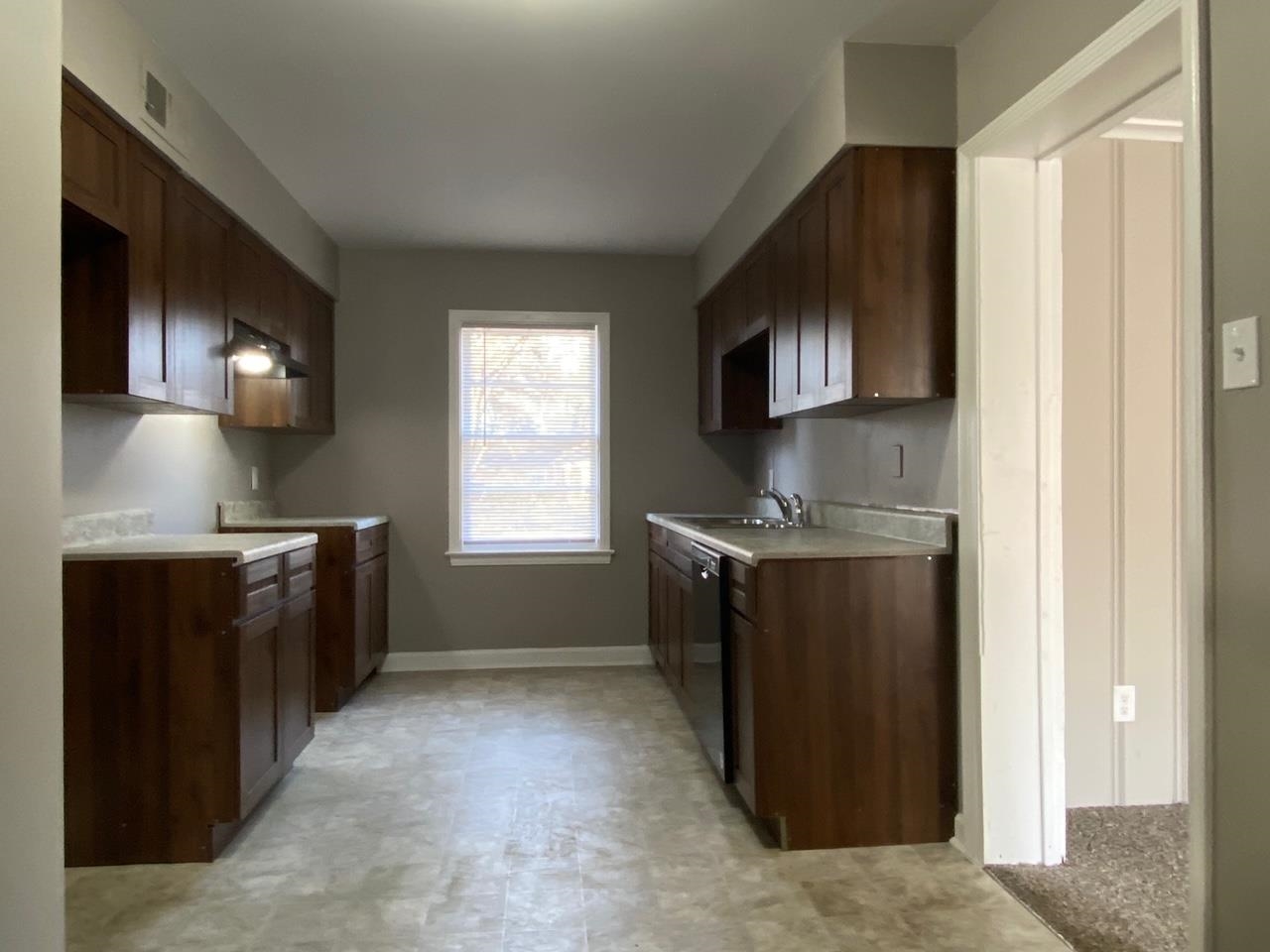 516 JEANNE DR