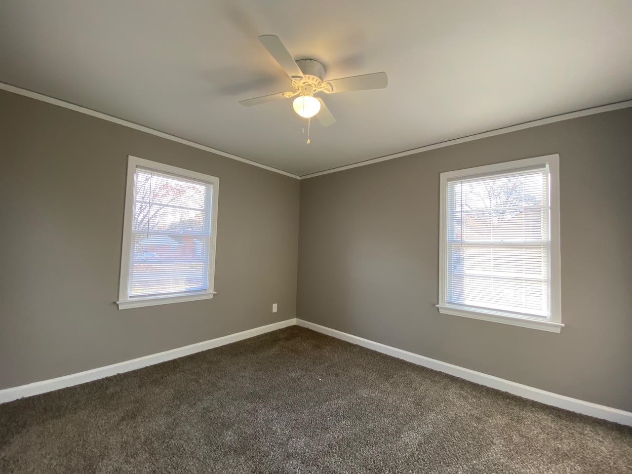 516 JEANNE DR