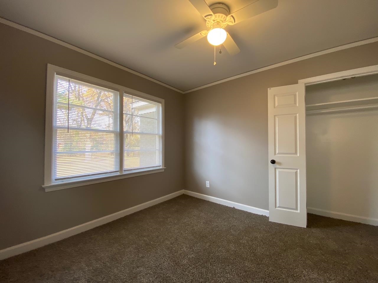 516 JEANNE DR
