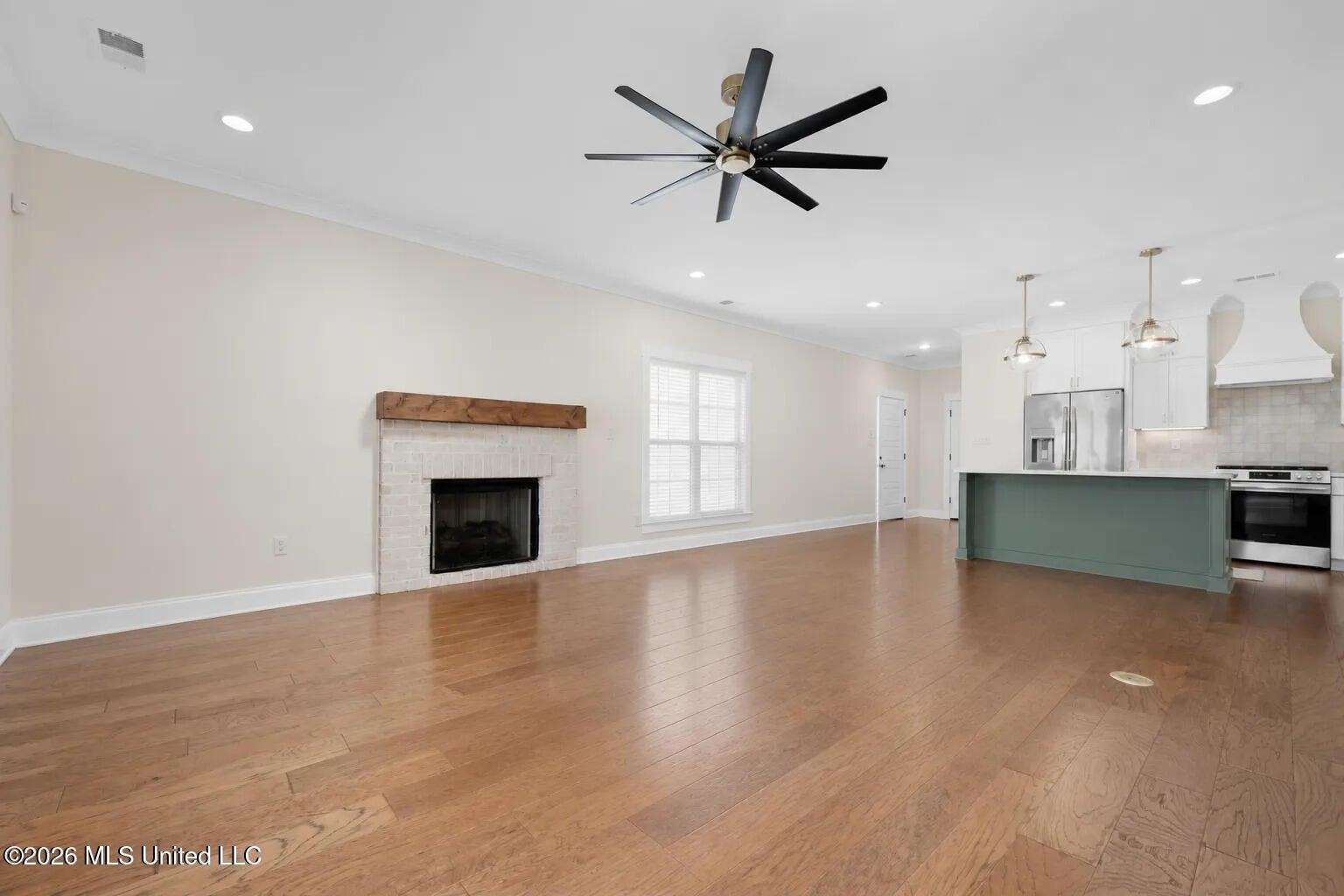 2866 HIGH POINTE AVE