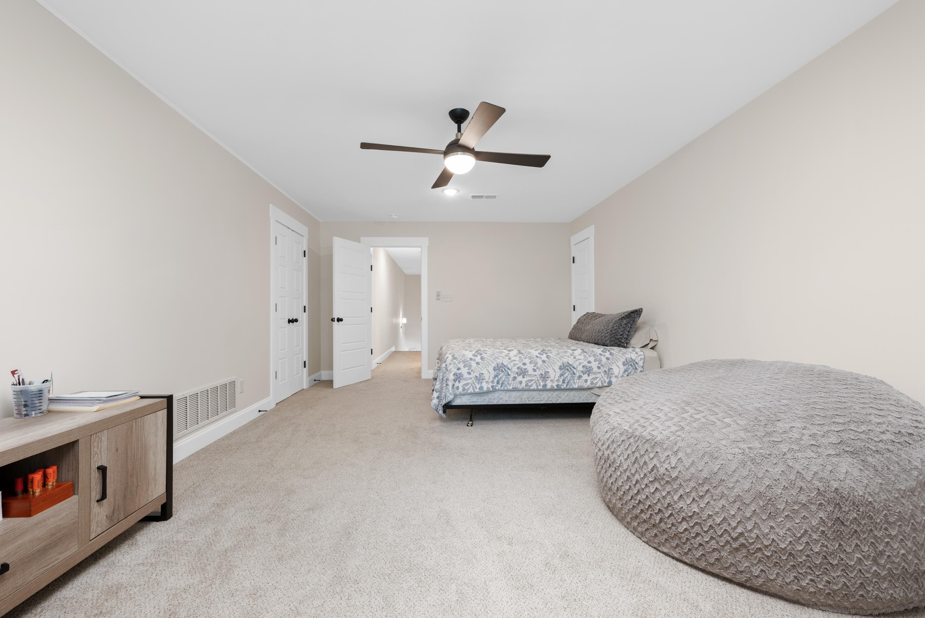 2866 HIGH POINTE AVE