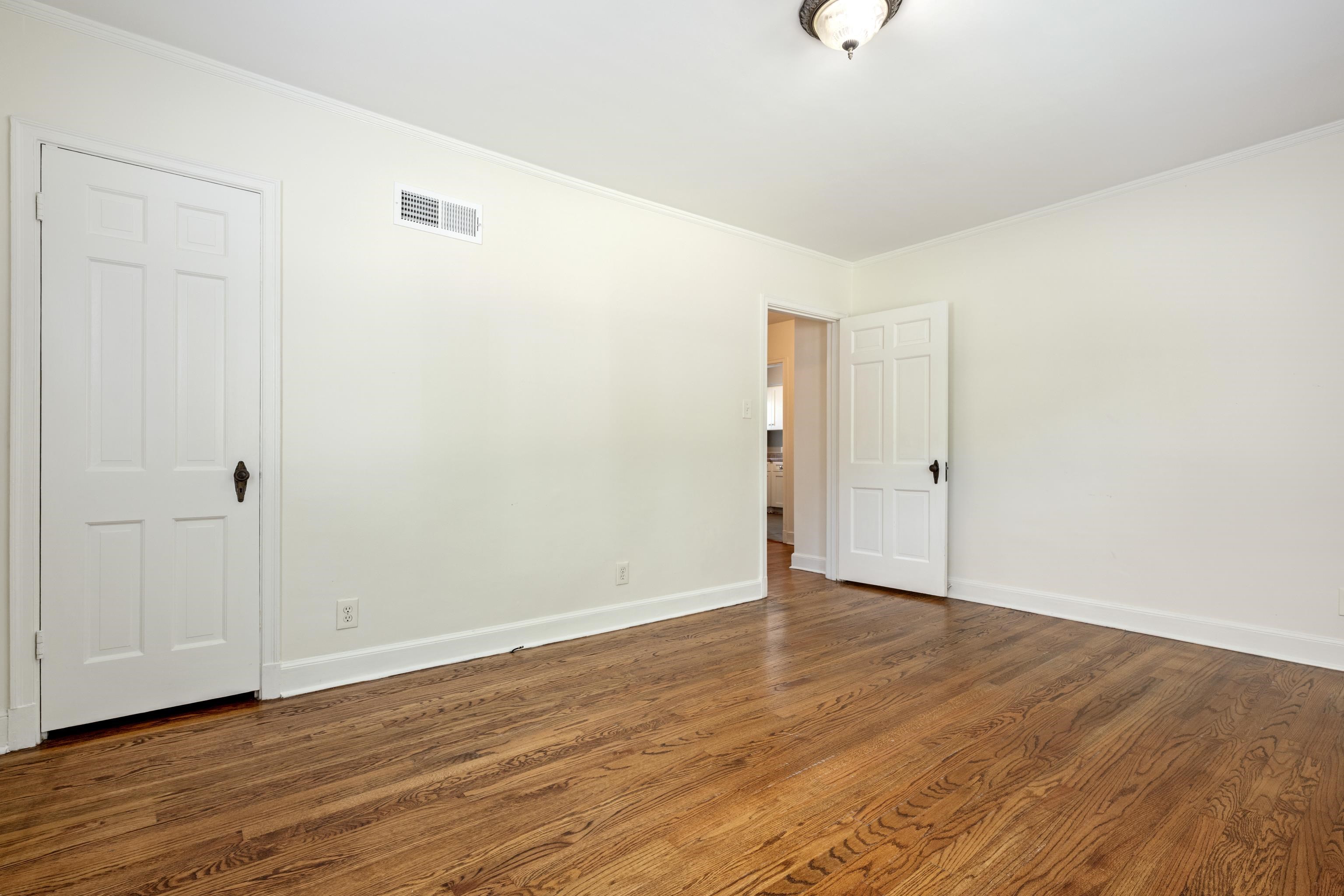 37 S ALICIA DR
