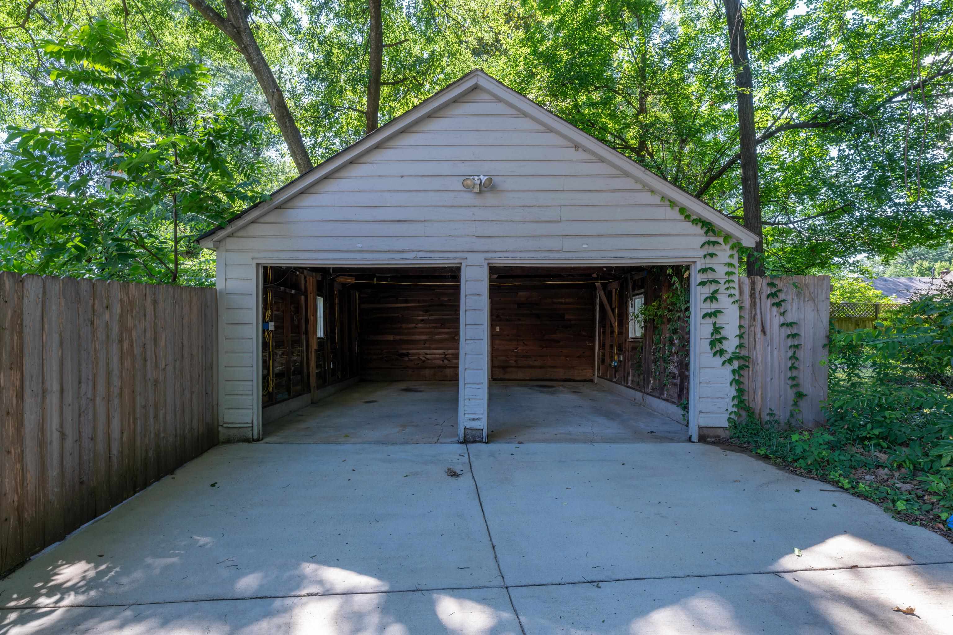 37 S ALICIA DR