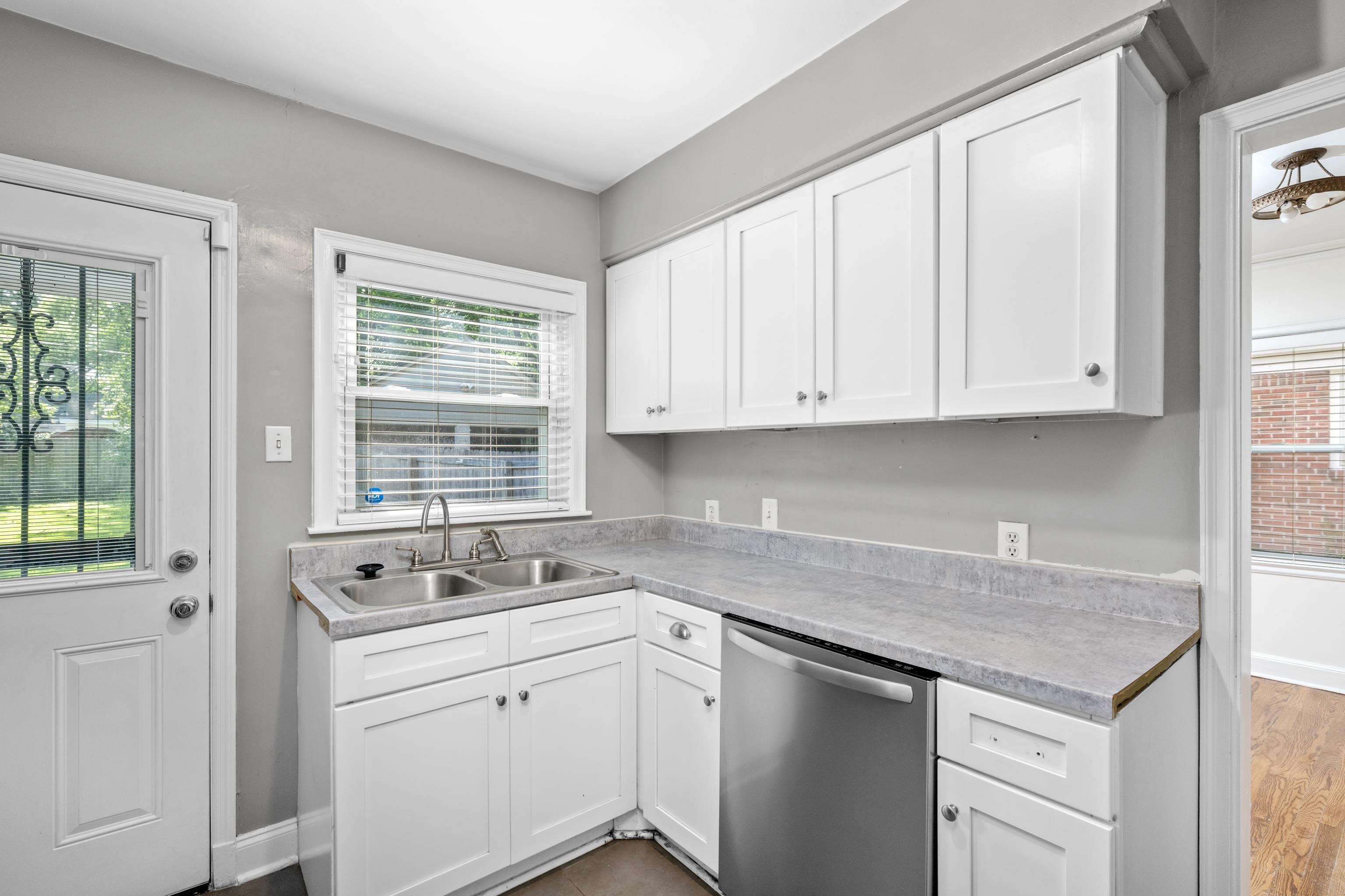 37 S ALICIA DR