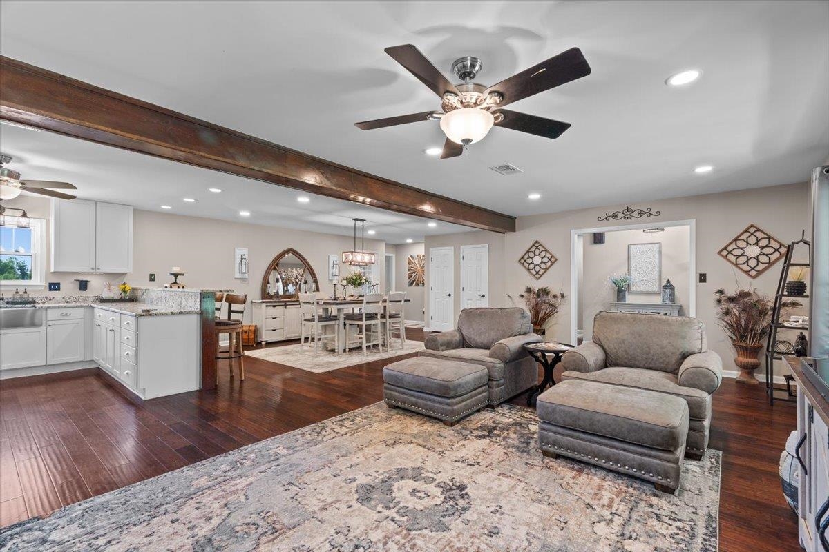 7591 E KERRVILLE-ROSEMARK RD