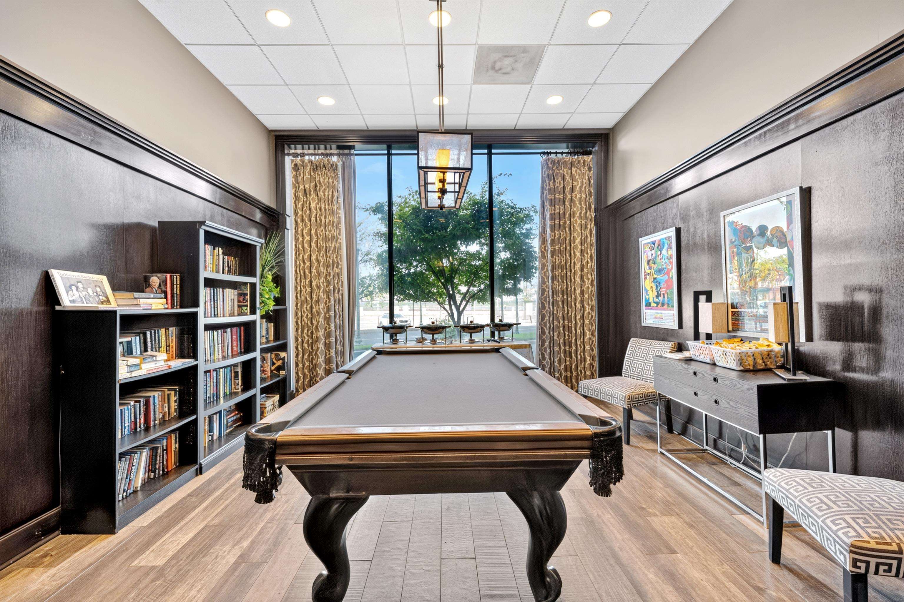 200 WAGNER PL Unit: 805