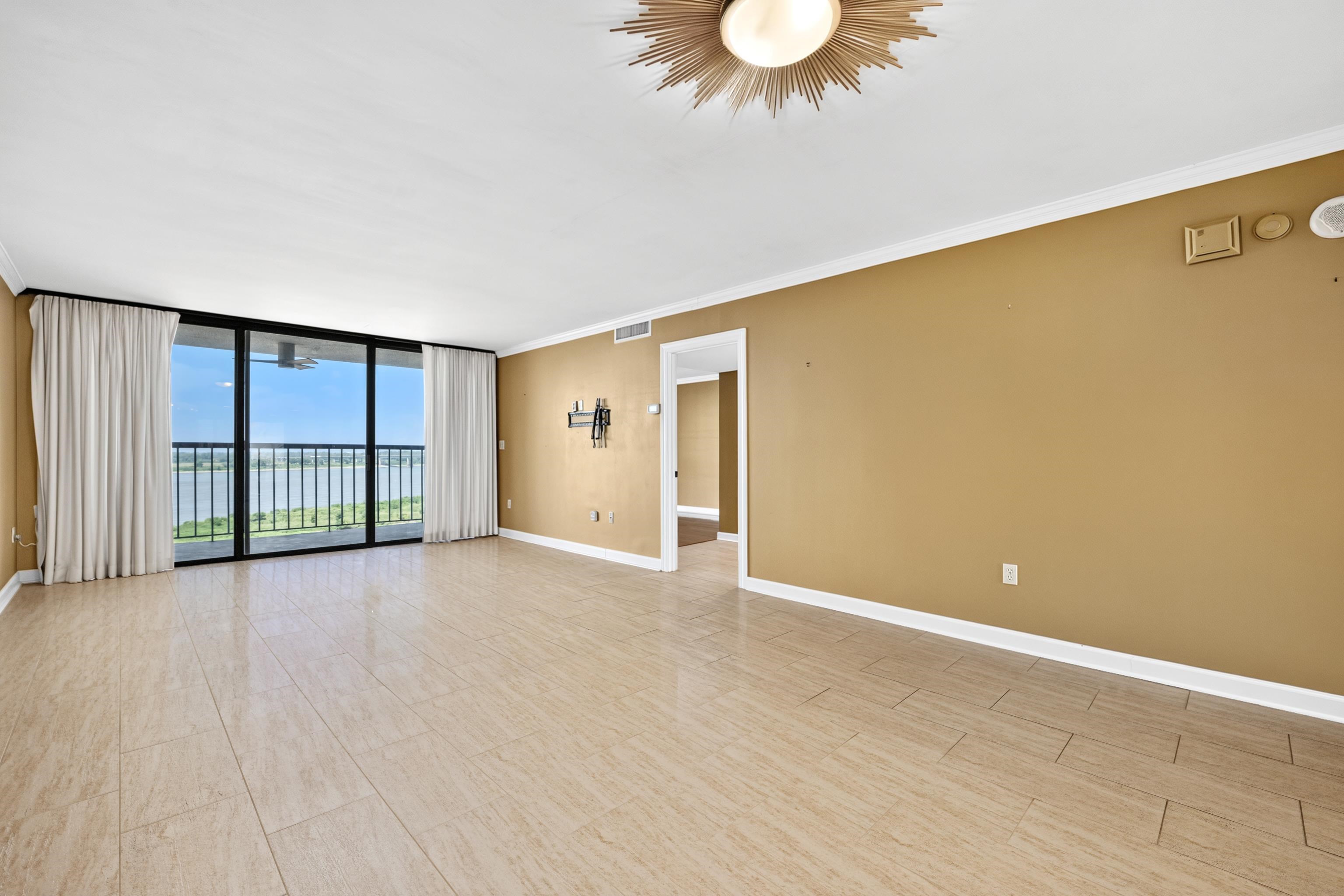 200 WAGNER PL Unit: 805