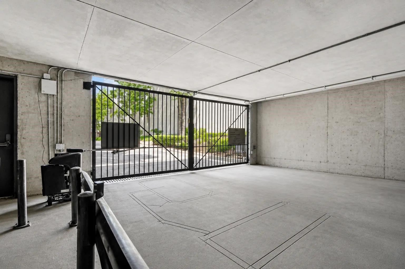 200 WAGNER PL Unit: 805