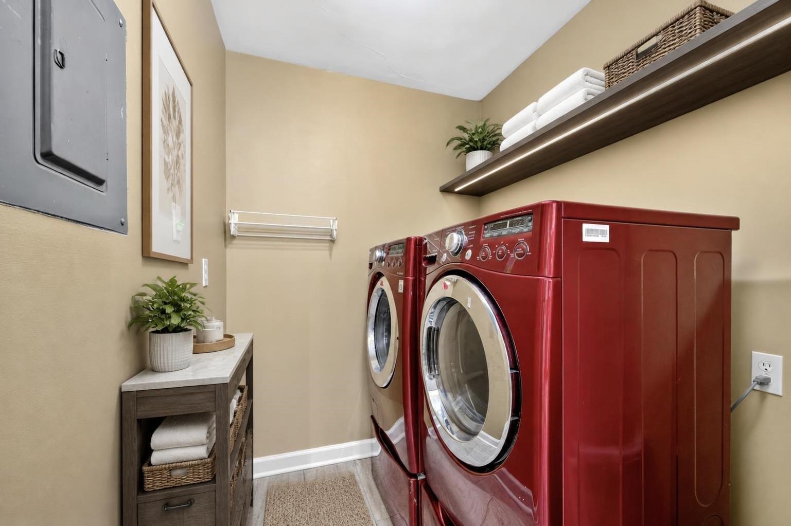200 WAGNER PL Unit: 805
