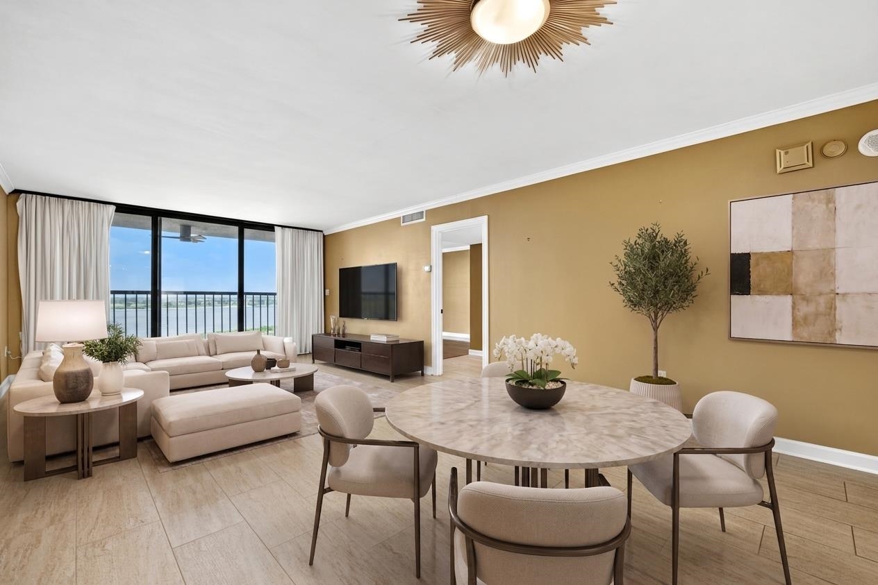 200 WAGNER PL Unit: 805