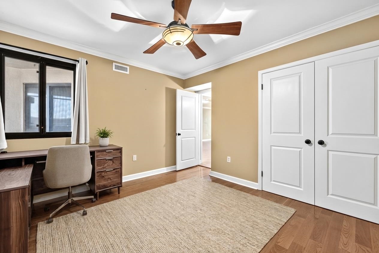 200 WAGNER PL Unit: 805