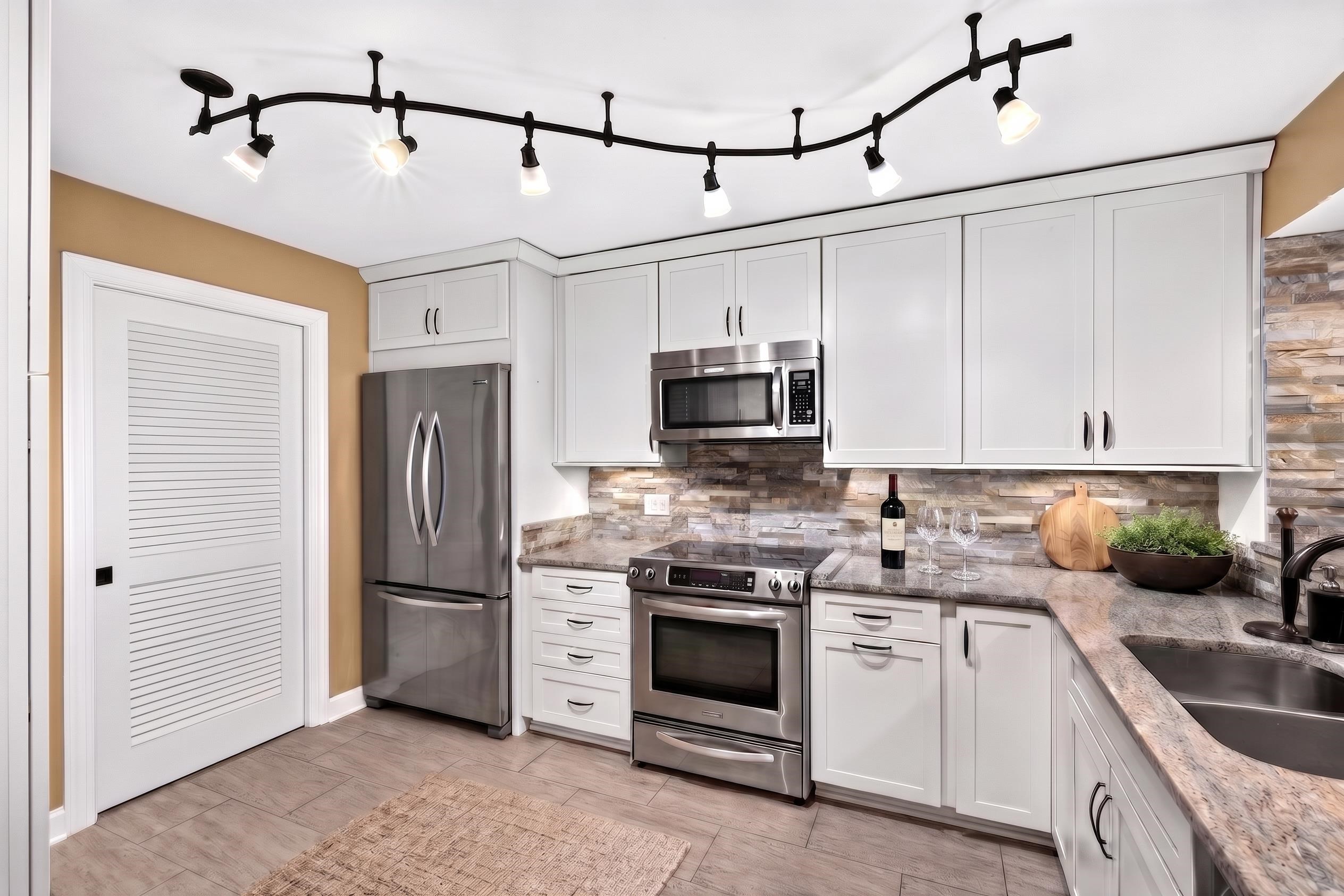 200 WAGNER PL Unit: 805