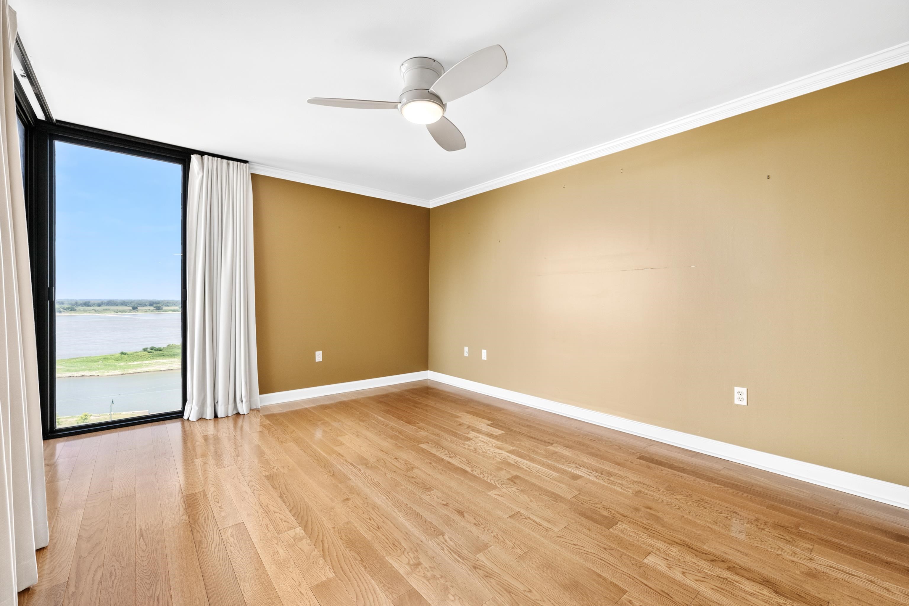 200 WAGNER PL Unit: 805