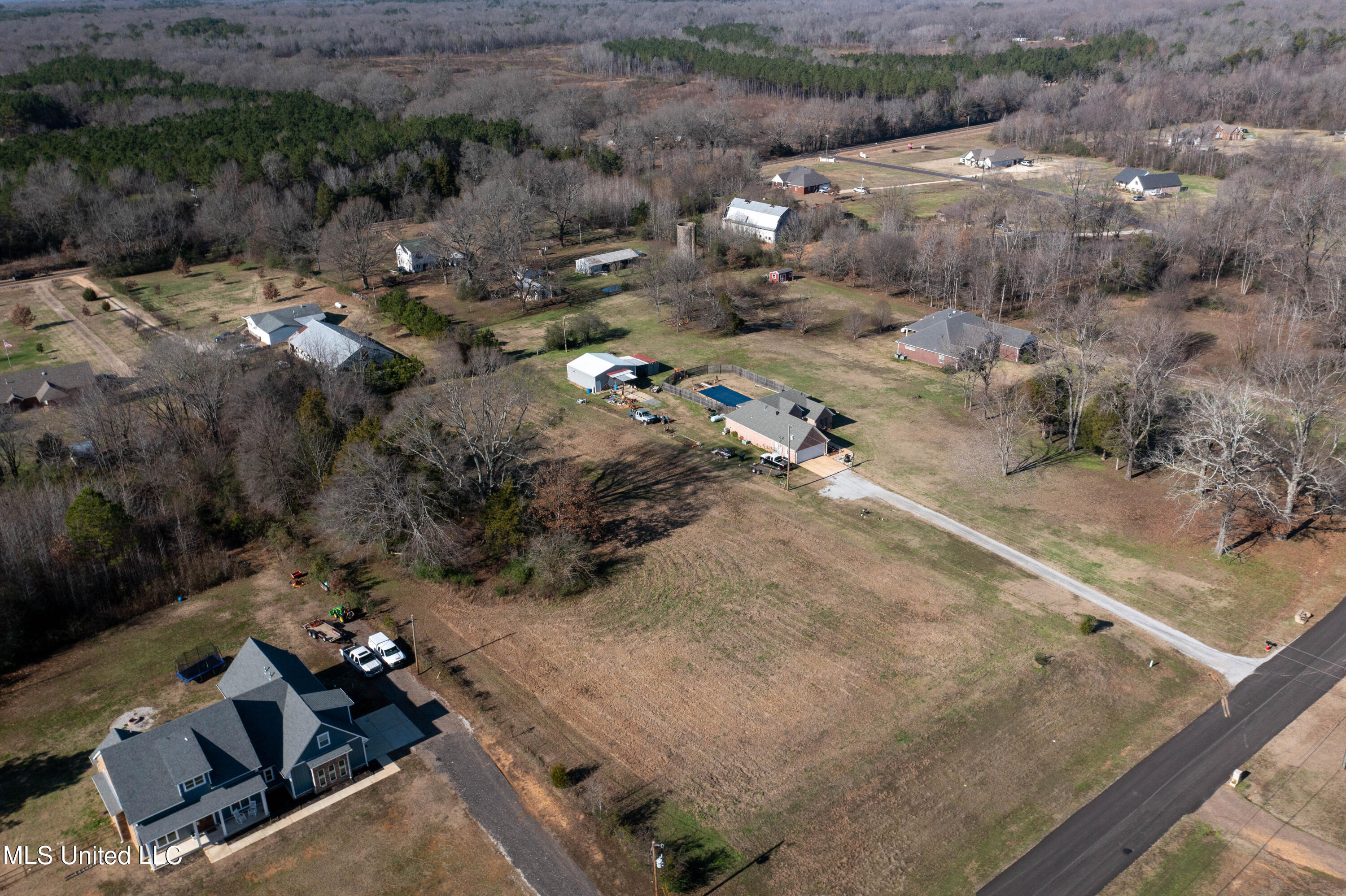 Moore Crossing S