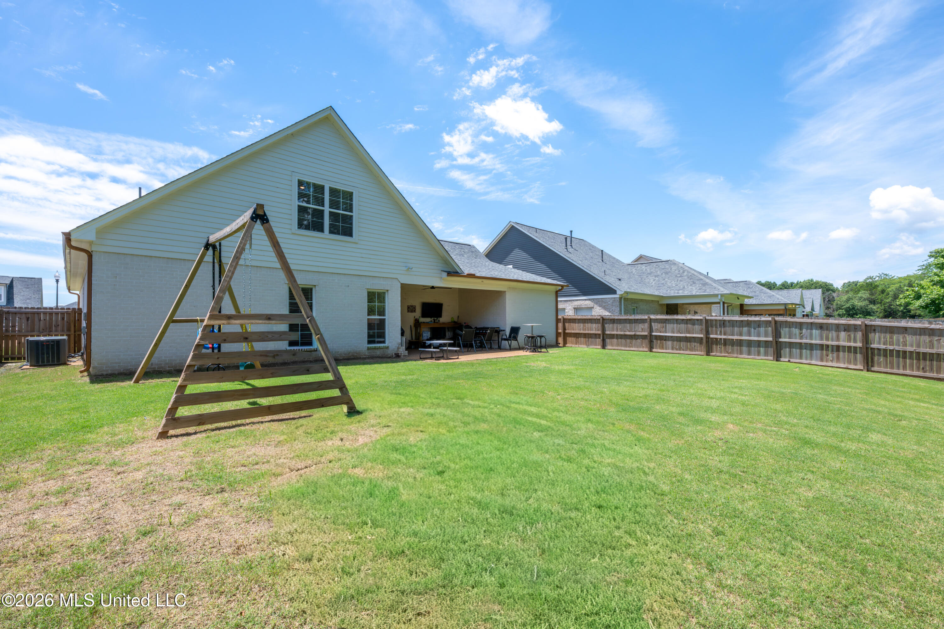 2866 High Pointe Avenue