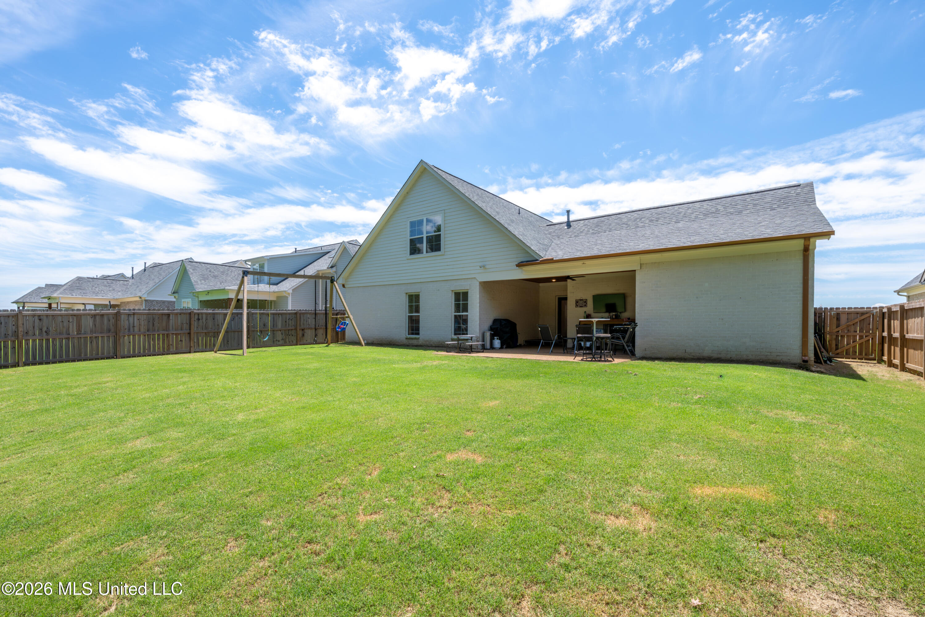 2866 High Pointe Avenue