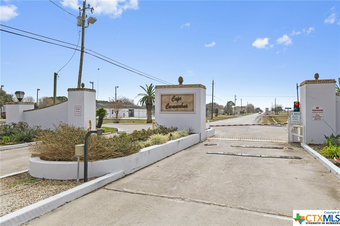 12 Thunderbird Drive