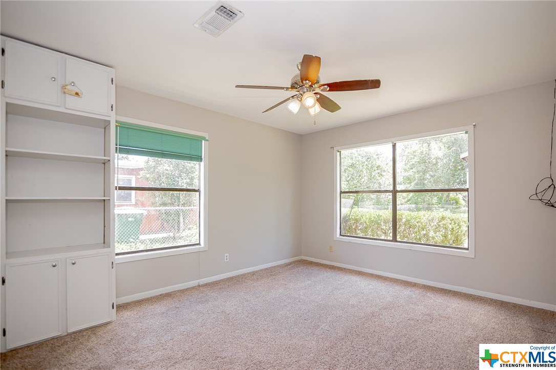 1905 E Locust Avenue