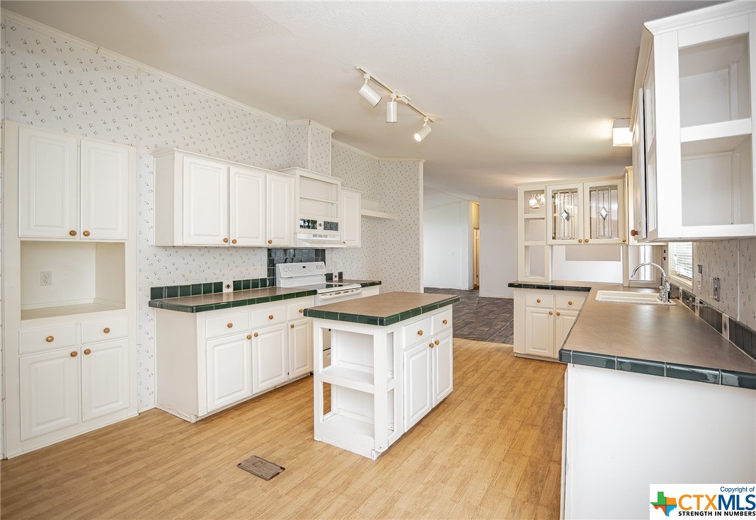 1437 Oliver Road