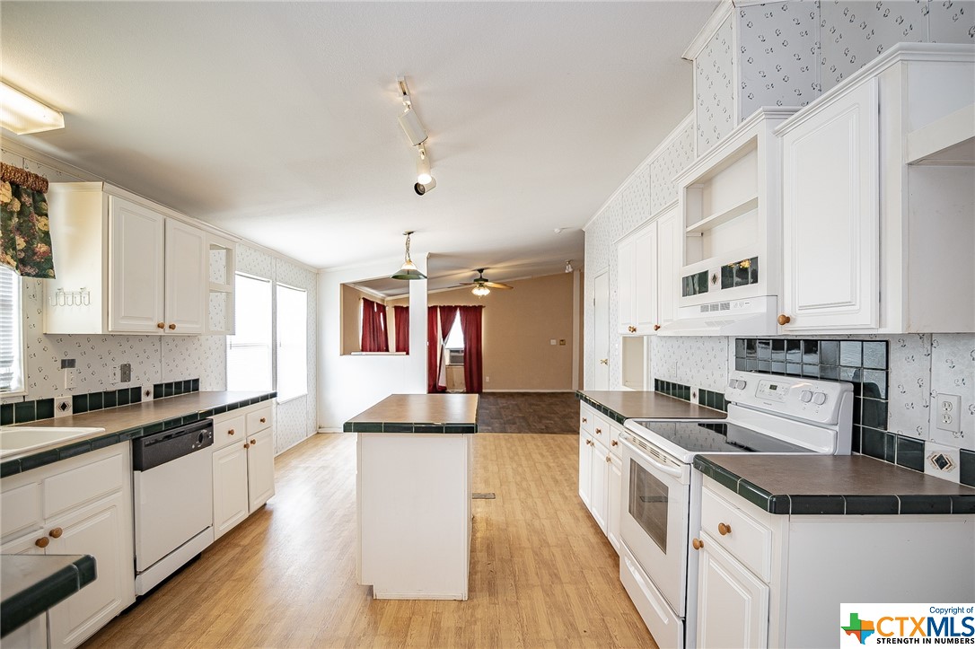1437 Oliver Road