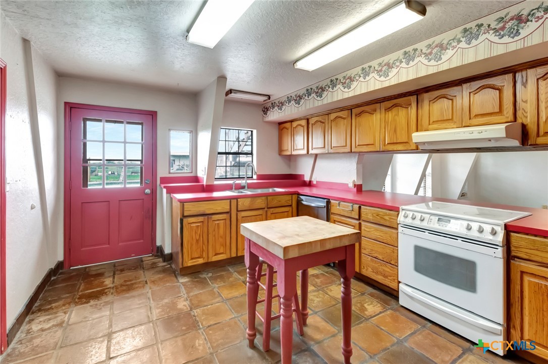 9703 State Highway 35