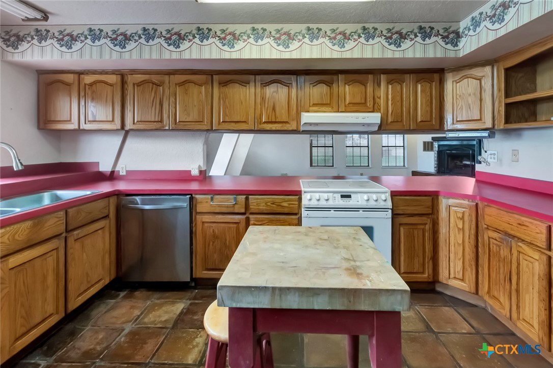9703 State Highway 35