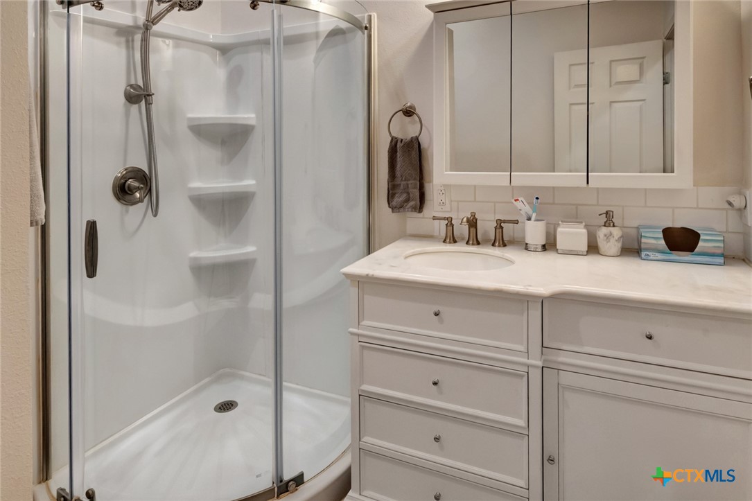 413 Private Road 1051