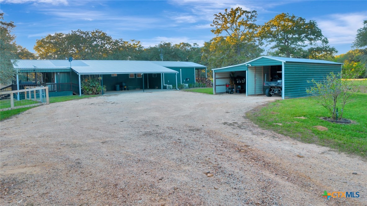 413 Private Road 1051