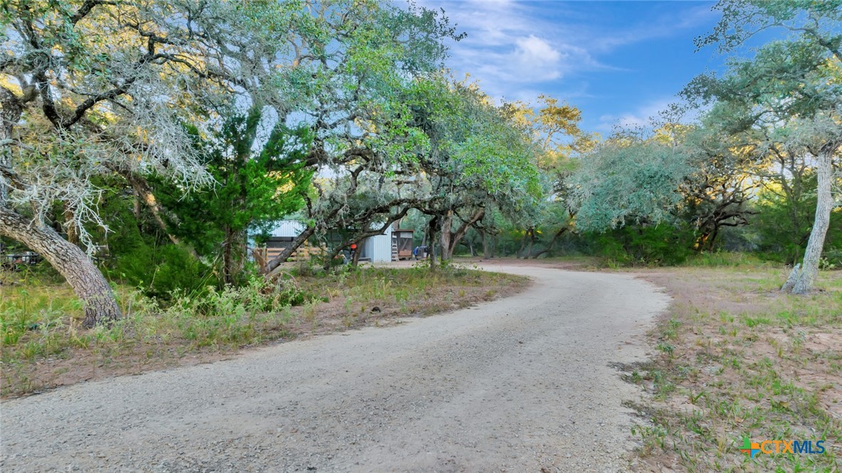 413 Private Road 1051