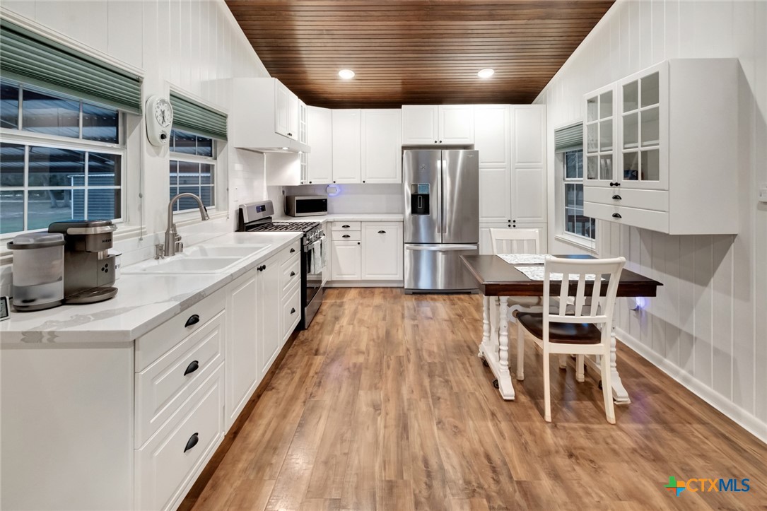 413 Private Road 1051