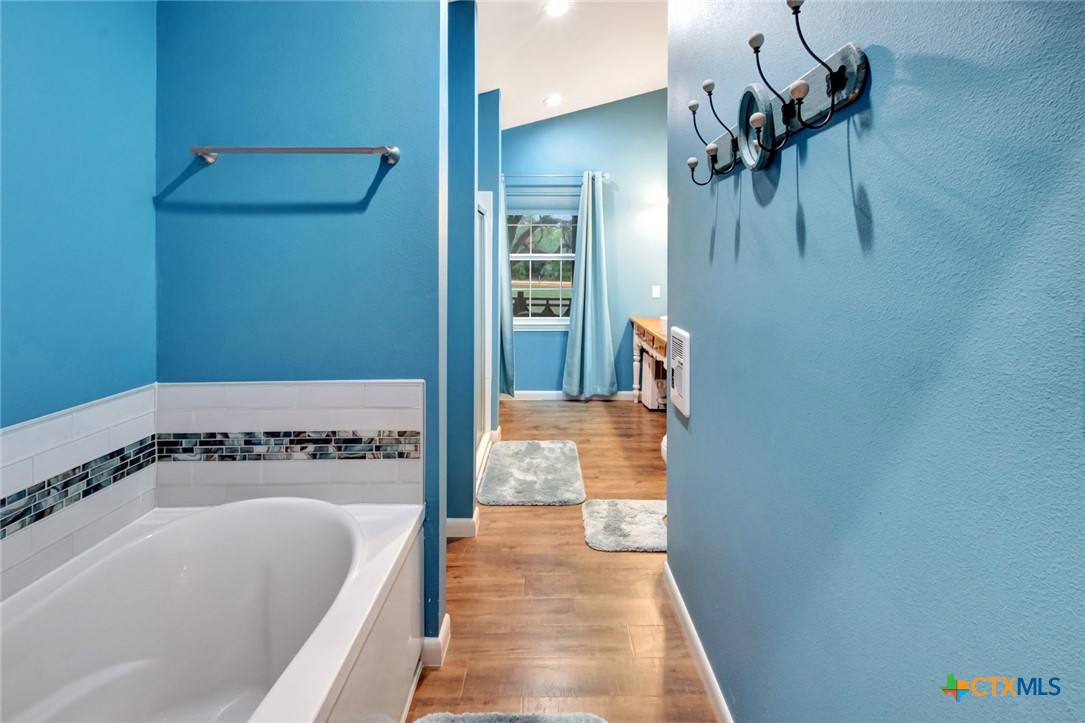 413 Private Road 1051