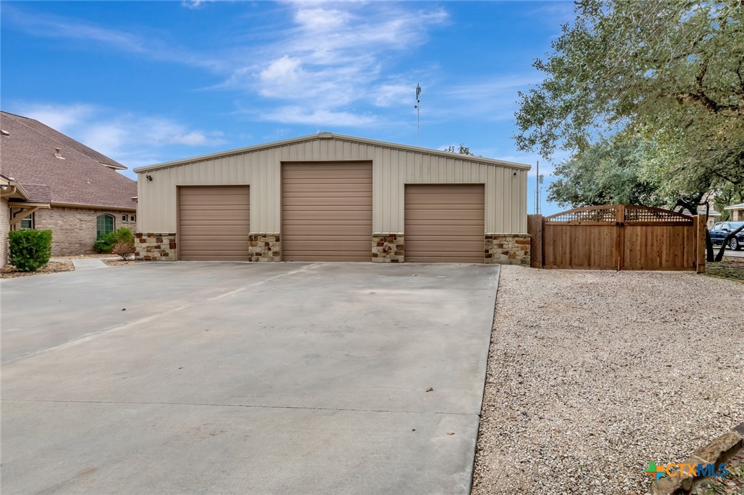 249 Post Oak Bend