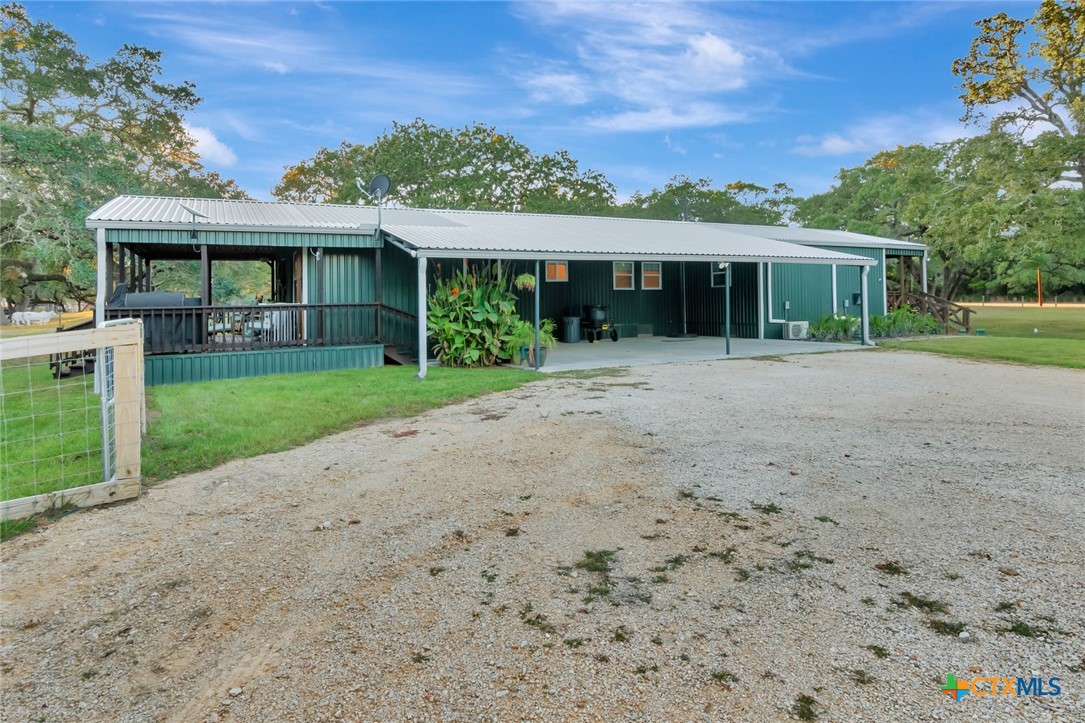 413 Private Road 1051