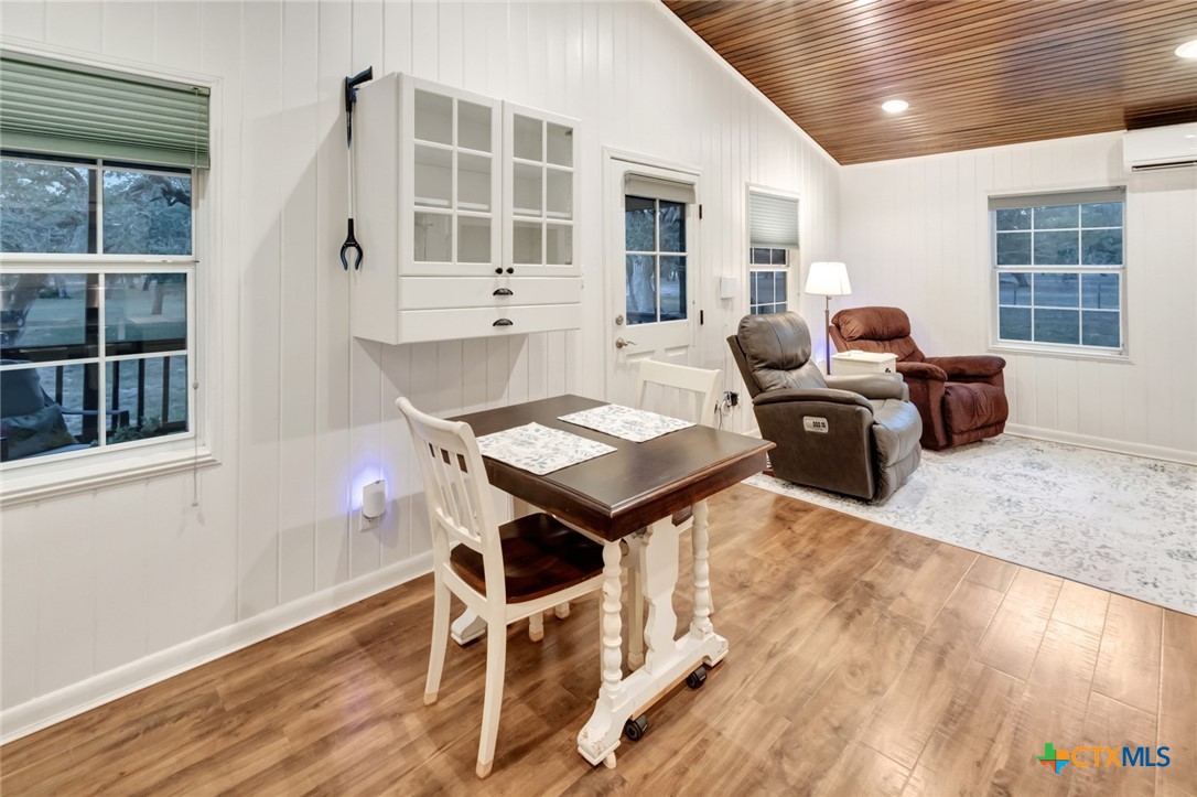 413 Private Road 1051