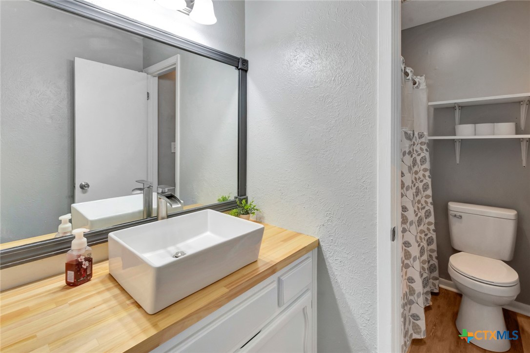 309 Williamsburg Ave