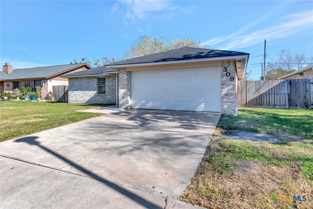 309 Williamsburg Ave