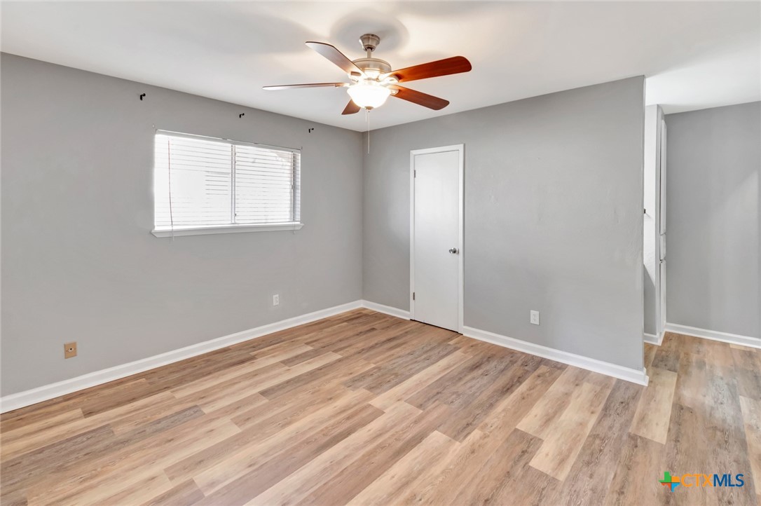 309 Williamsburg Ave