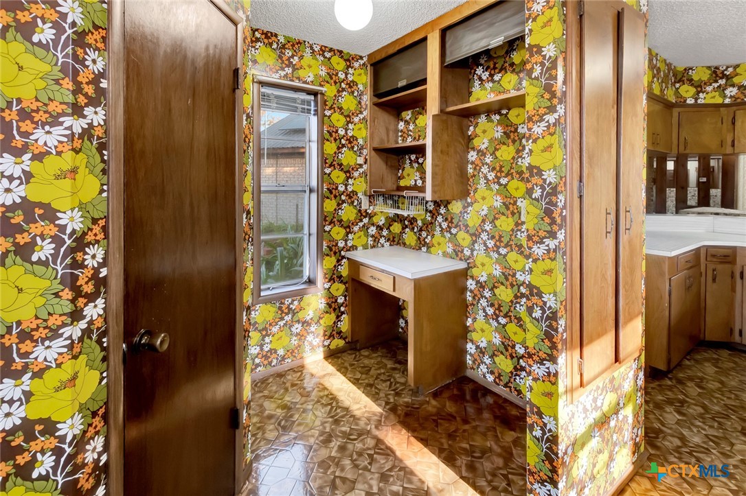 10957 N US Highway 77