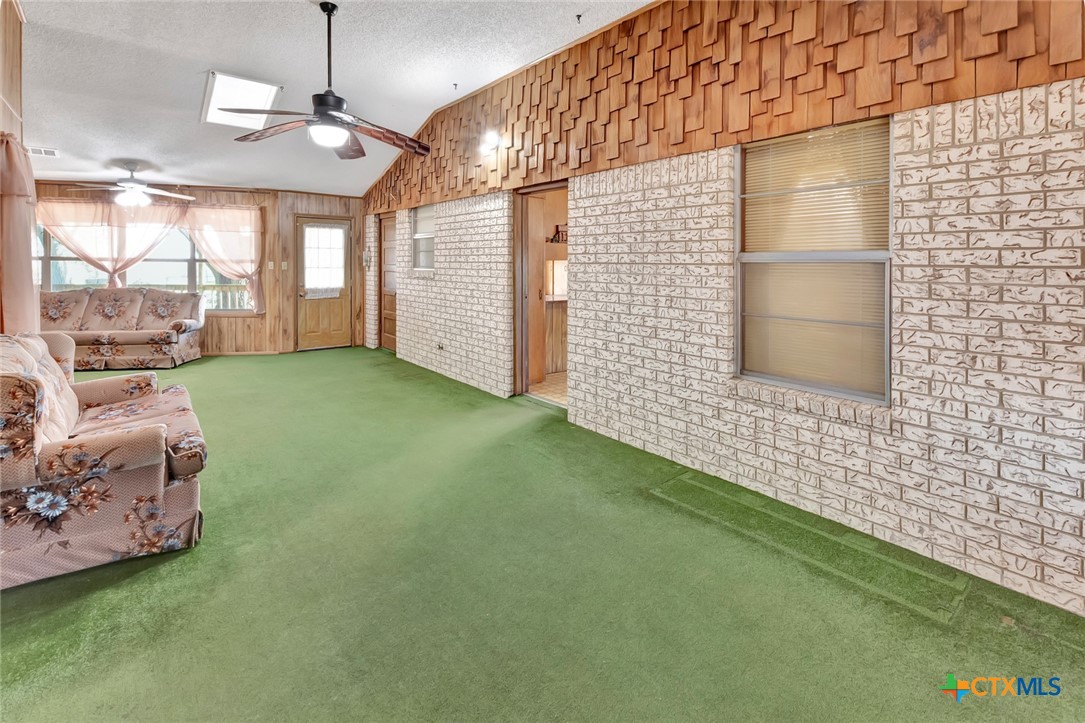 10957 N US Highway 77