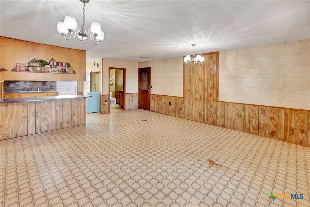 10957 N US Highway 77