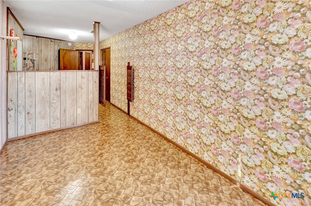 10957 N US Highway 77